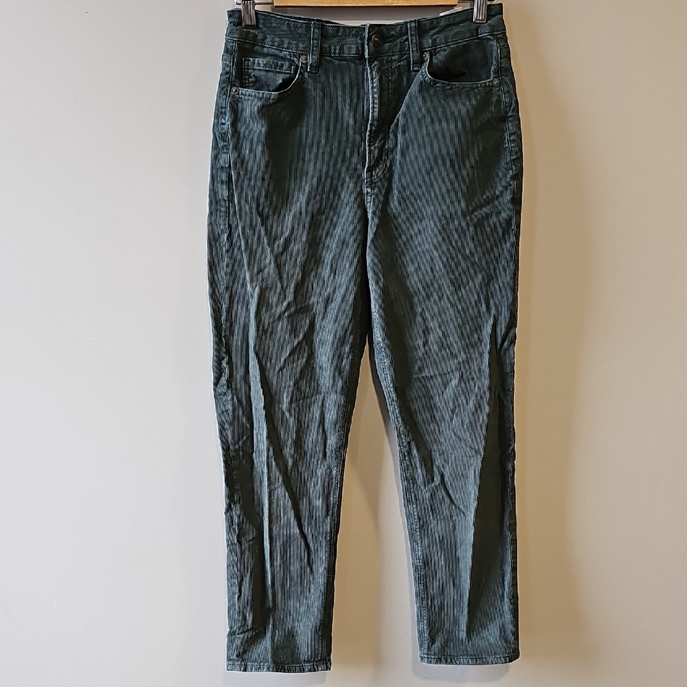 American Eagle Stretch Size 6 Dark Green Corduroy Straight Leg Mom Jeans